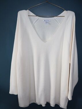 Athleta Women's Cream V-Neck Knit Sweater